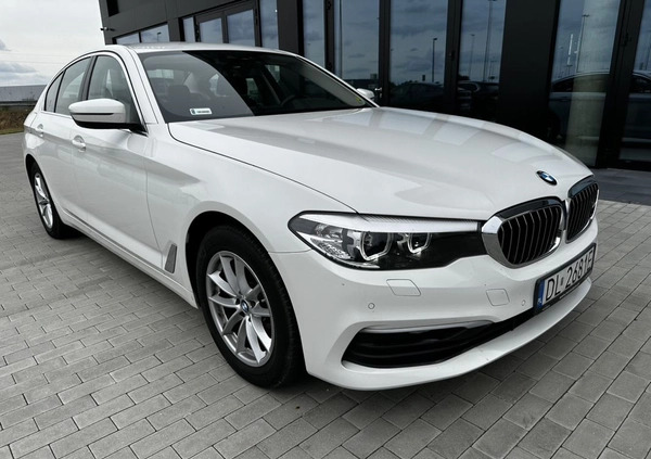 BMW Seria 5 cena 118000 przebieg: 84744, rok produkcji 2019 z Pilawa małe 277